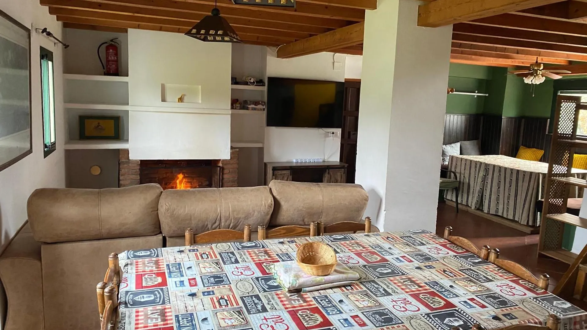 Casa Rural Monterrey Aroche Hostal España